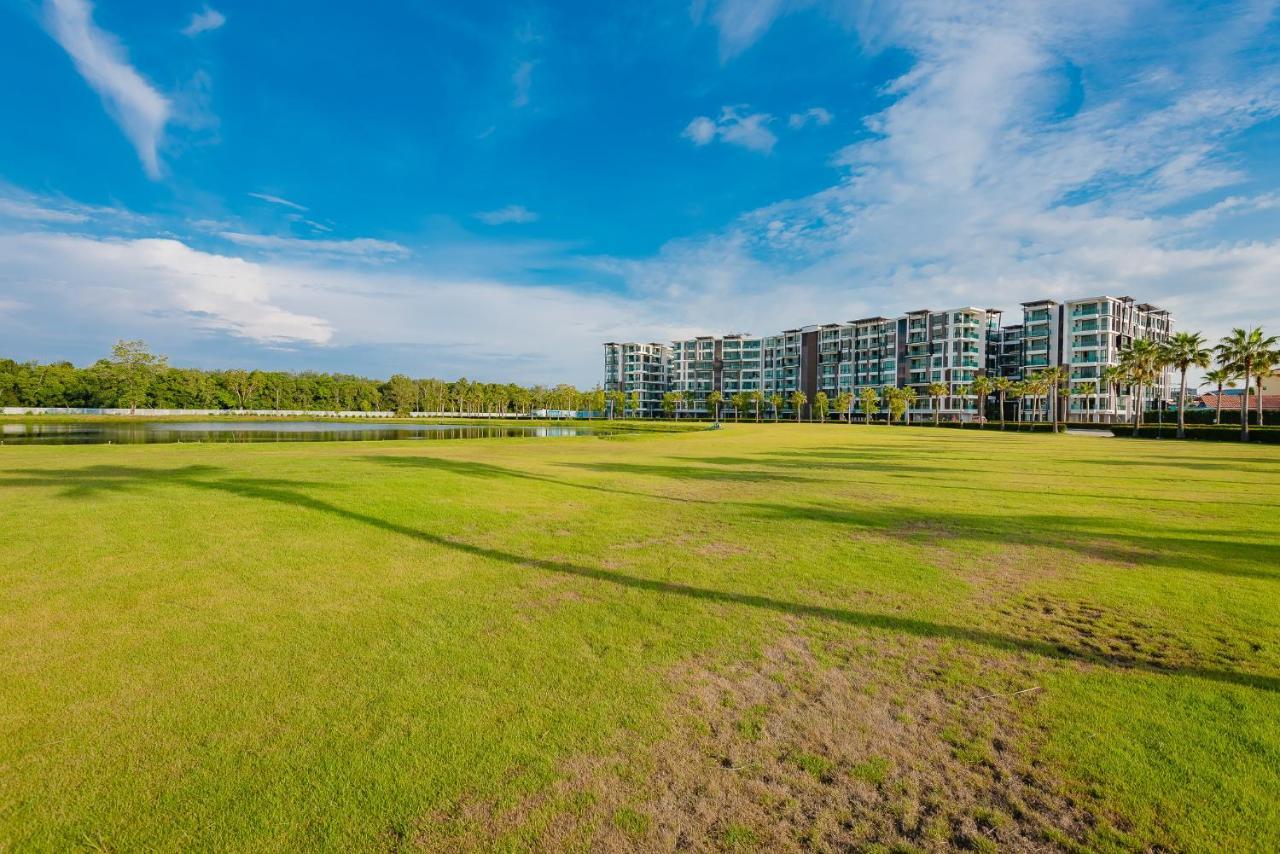 Wyndham Royal Lee Phuket Hotel Nai Yang Beach Kültér fotó