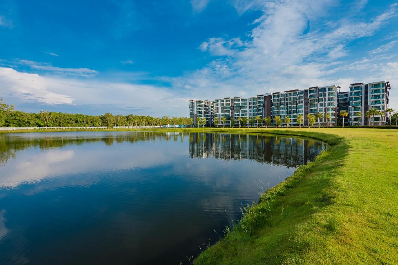 Wyndham Royal Lee Phuket Hotel Nai Yang Beach Kültér fotó