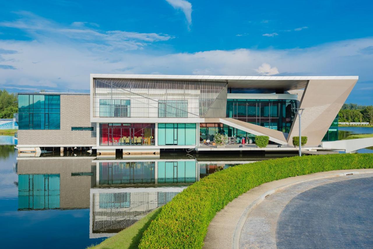 Wyndham Royal Lee Phuket Hotel Nai Yang Beach Kültér fotó