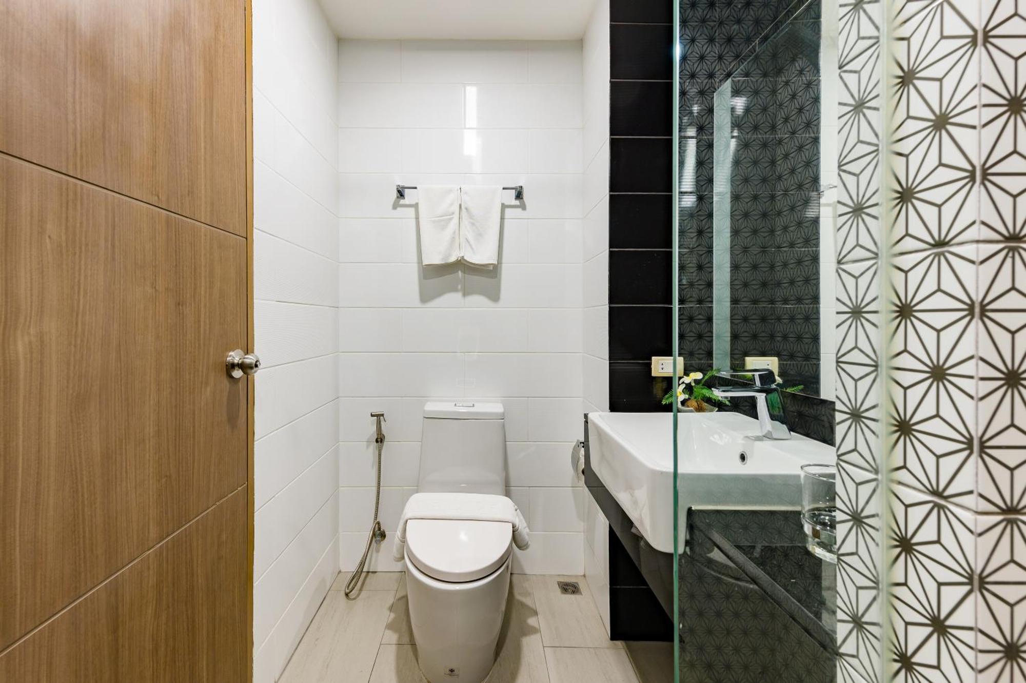 Wyndham Royal Lee Phuket Hotel Nai Yang Beach Kültér fotó