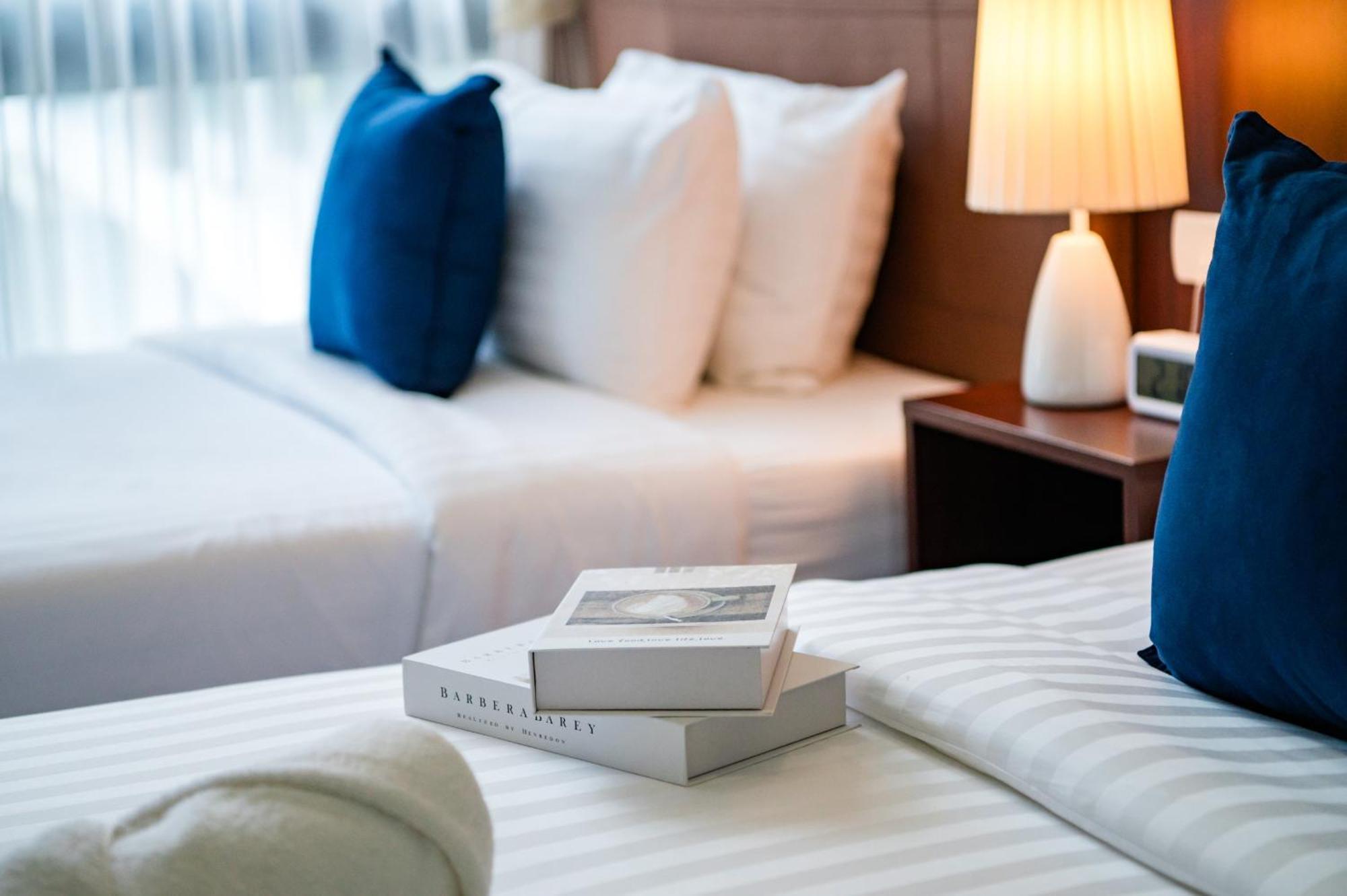 Wyndham Royal Lee Phuket Hotel Nai Yang Beach Kültér fotó