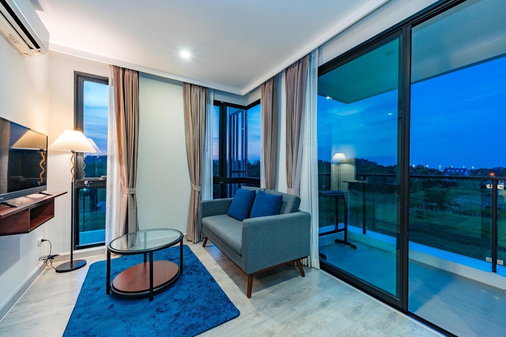 Wyndham Royal Lee Phuket Hotel Nai Yang Beach Kültér fotó